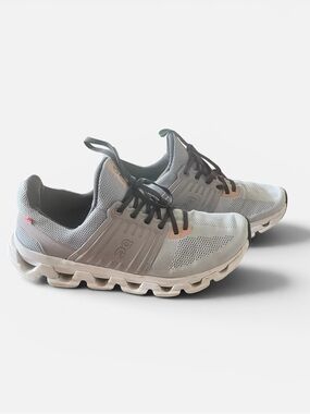 On Cloud Running Shoes Gray Pink Women’s Size 10 US 42 EU